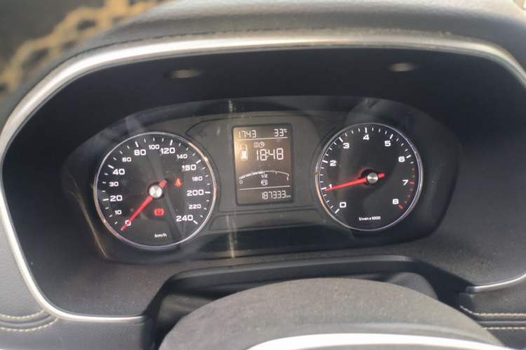 Used Roewe RX5 2018 20T Two-Wheel Drive Manual Internet Smart Edition Instrument Cluster