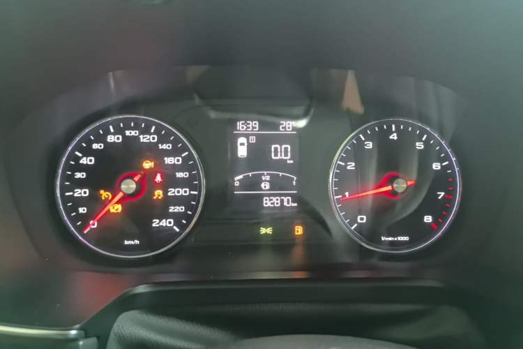 Used Roewe RX5 2018 20T Two-Wheel Drive Manual Internet Smart Edition Instrument Cluster
