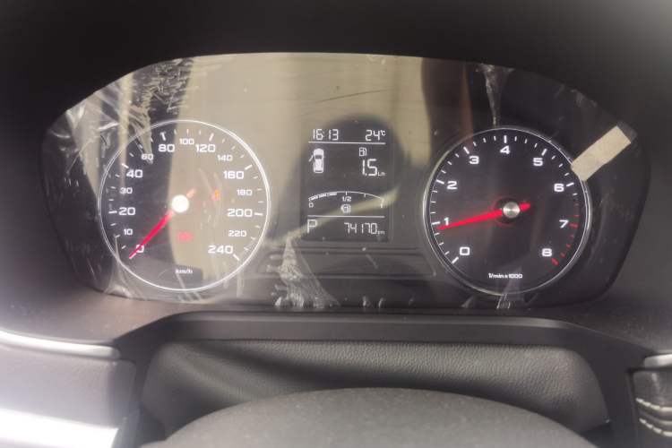 Used Roewe RX5 2018 20T Two-Wheel Drive Automatic Internet Smart Edition Instrument Cluster
