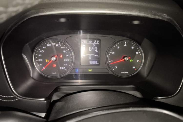 Used Roewe RX5 2018 20T Two-Wheel Drive Manual Internet Smart Edition Instrument Cluster