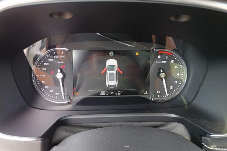 Used Roewe RX5 2018 30T Two-Wheel Drive Automatic Internet Platinum Edition Instrument Cluster
