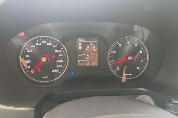 Used Roewe RX5 2018 20T Two-Wheel Drive Automatic Flagship Edition Instrument Cluster