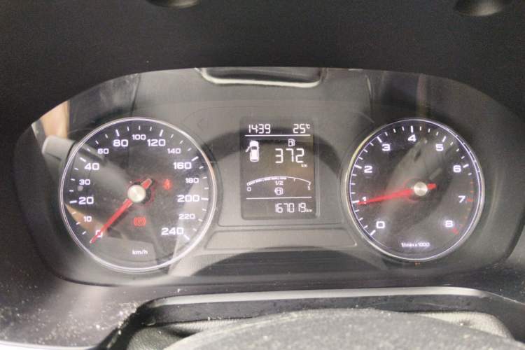 Used Roewe RX5 2018 20T Two-Wheel Drive Manual Internet Smart Edition Instrument Cluster