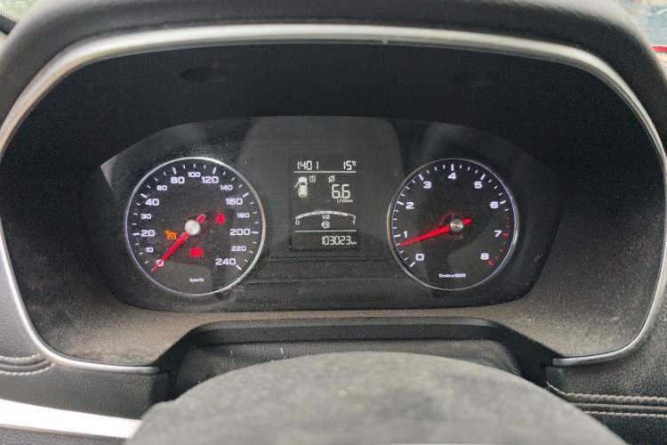 Used Roewe RX5 2018 20T Two-Wheel Drive Manual Internet Smart Edition Instrument Cluster