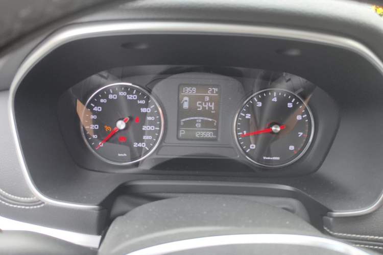 Used Roewe RX5 2018 20T Two-Wheel Drive Automatic Internet Smart Edition Instrument Cluster