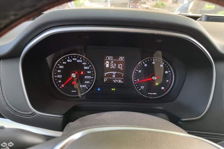 Used Roewe RX5 2018 20T Two-Wheel Drive Automatic Internet Smart Edition Instrument Cluster