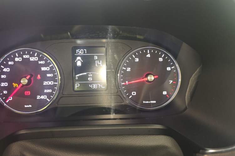 Used Roewe RX5 2018 20T Two-Wheel Drive Automatic Flagship Edition Instrument Cluster