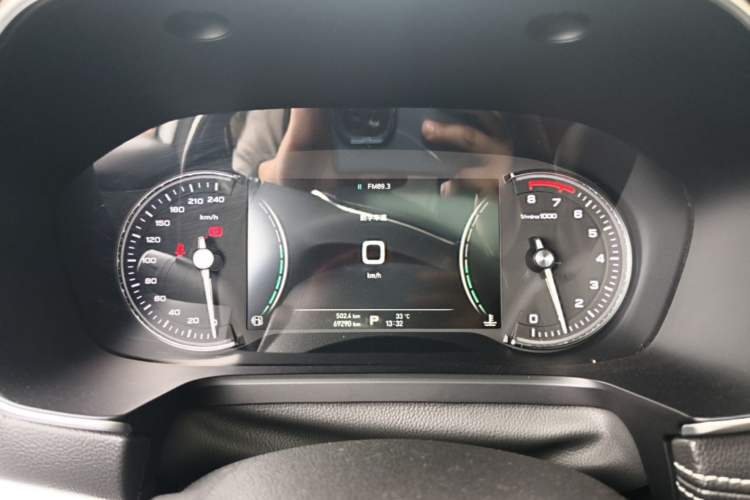 Used Roewe RX5 2018 30T Two-Wheel Drive Automatic Internet Platinum Edition Instrument Cluster