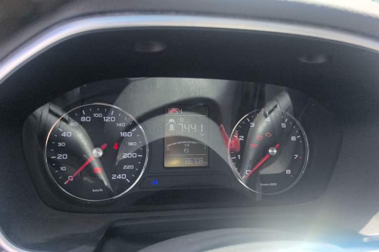 Used Roewe RX5 2018 20T Two-Wheel Drive Manual Flagship Edition Instrument Cluster
