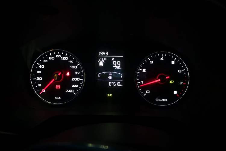 Used Roewe RX5 2018 20T Two-Wheel Drive Manual Flagship Edition Instrument Cluster