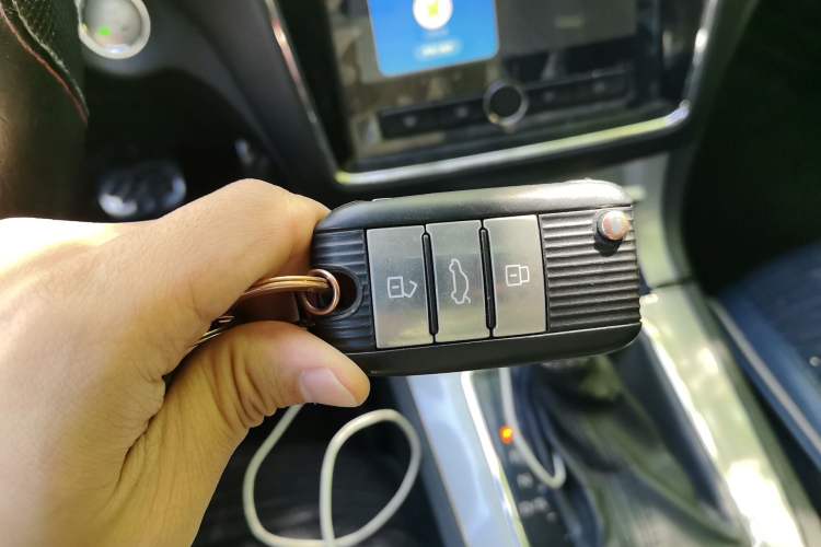 Used Roewe RX5 2018 20T Two-Wheel Drive Automatic Internet Smart Luxury Edition Interior 1