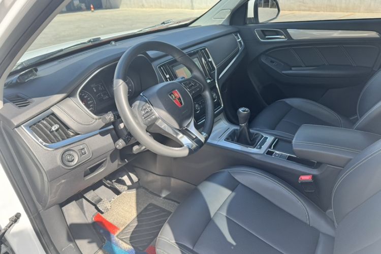 Used Roewe RX5 2018 20T Two-Wheel Drive Manual Flagship Edition Interior 2