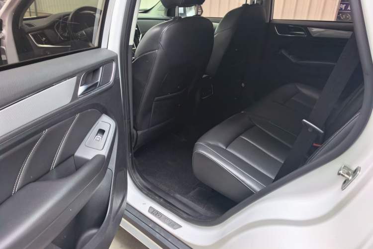 Used Roewe RX5 2018 20T Two-Wheel Drive Automatic Internet Smart Edition Interior 2