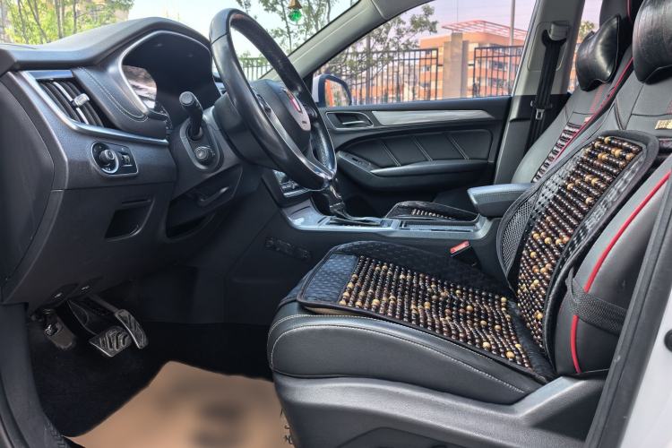 Used Roewe RX5 2018 20T Two-Wheel Drive Automatic Internet Smart Edition Interior 2