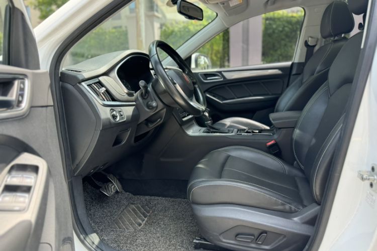 Used Roewe RX5 2018 30T Two-Wheel Drive Automatic Internet Platinum Edition Interior 2
