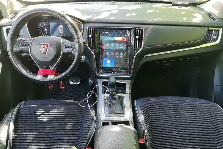Used Roewe RX5 2018 20T Two-Wheel Drive Automatic Internet Smart Luxury Edition Interior 2