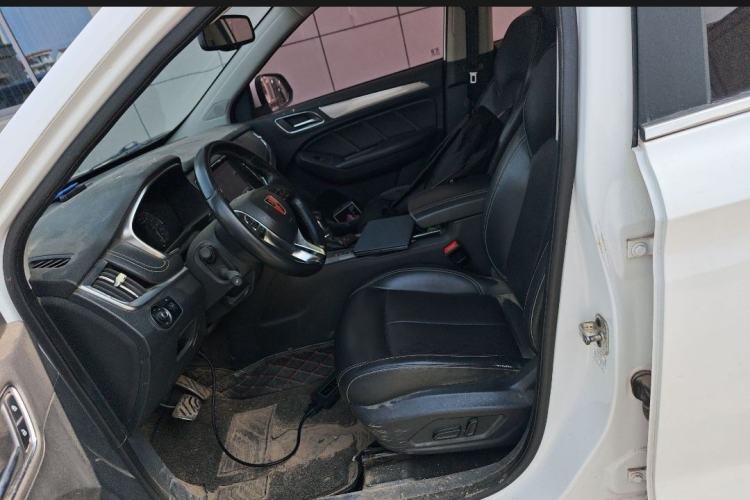 Used Roewe RX5 2018 30T Two-Wheel Drive Automatic Internet Smart Edition Interior 3