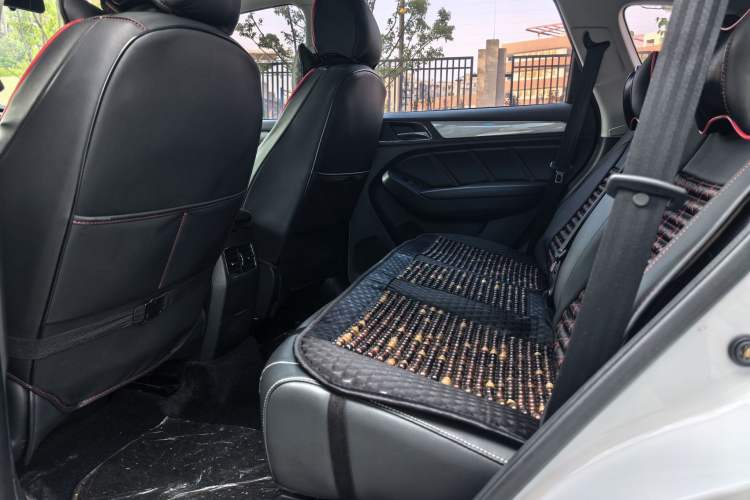 Used Roewe RX5 2018 20T Two-Wheel Drive Automatic Internet Smart Edition Interior 3