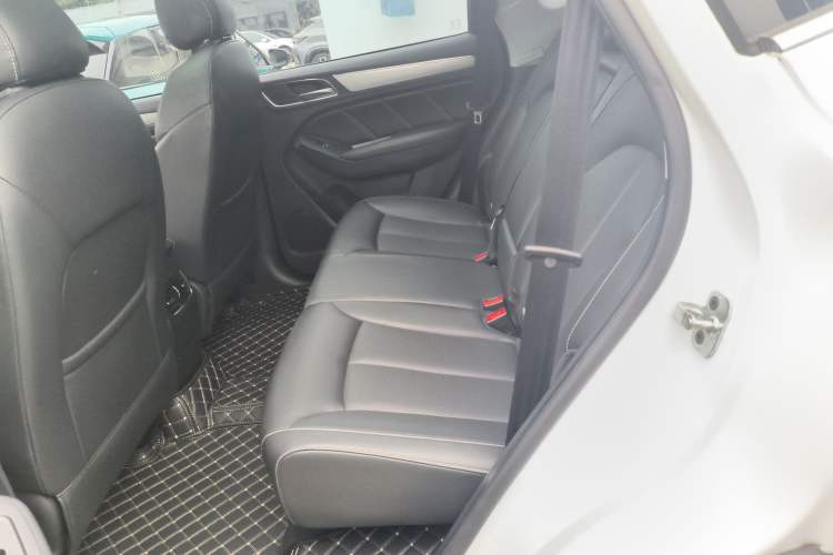 Used Roewe RX5 2018 20T Two-Wheel Drive Automatic Internet Smart Edition Interior 4