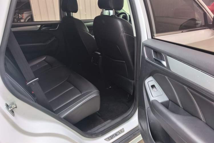 Used Roewe RX5 2018 20T Two-Wheel Drive Automatic Internet Smart Edition Interior 4