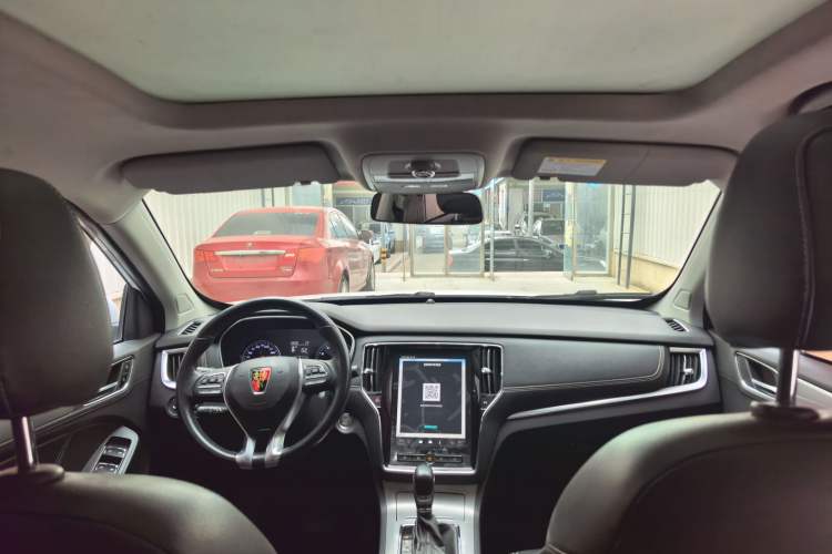 Used Roewe RX5 2018 20T Two-Wheel Drive Automatic Internet Smart Edition Interior 6
