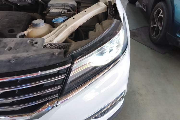 Used Roewe RX5 2018 20T Two-Wheel Drive Automatic Internet Smart Edition Left Front Headlight