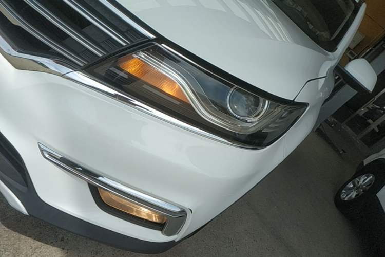Used Roewe RX5 2018 20T Two-Wheel Drive Automatic Internet Smart Edition Left Front Headlight