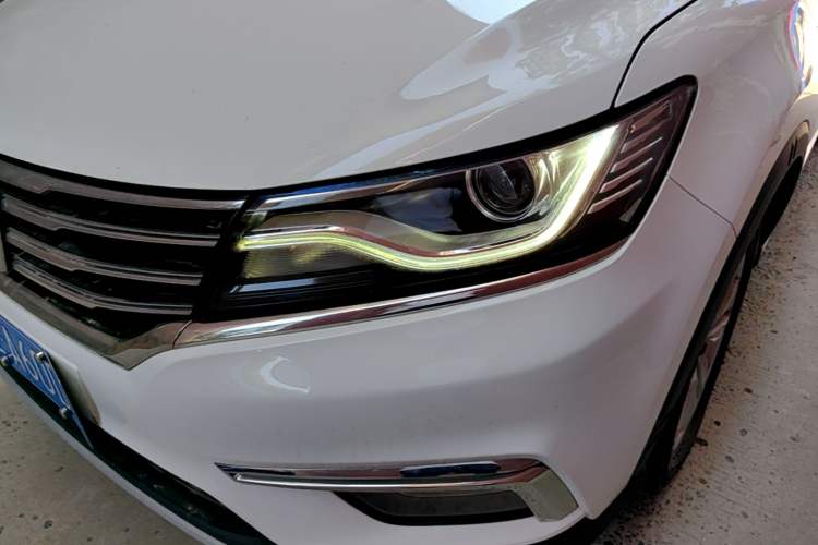 Used Roewe RX5 2018 20T Two-Wheel Drive Automatic Flagship Edition Left Front Headlight
