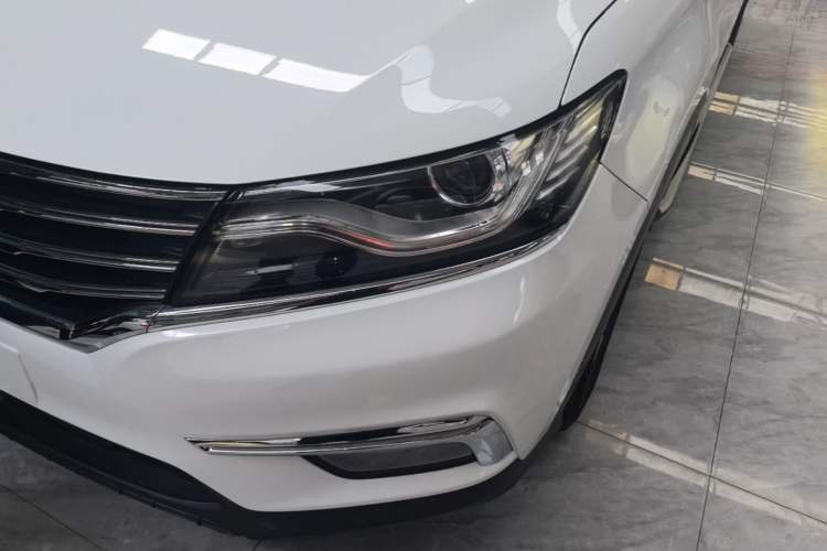 Used Roewe RX5 2018 20T Two-Wheel Drive Automatic Internet Smart Edition Left Front Headlight