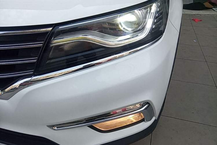 Used Roewe RX5 2018 20T Two-Wheel Drive Automatic Internet Smart Edition Left Front Headlight