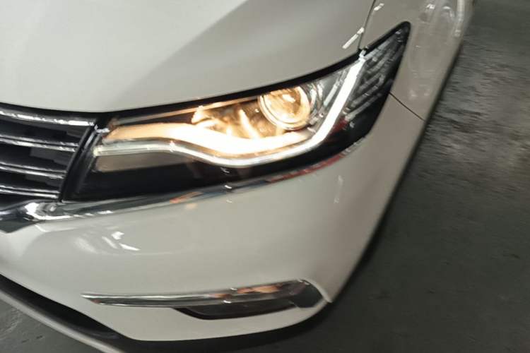 Used Roewe RX5 2018 20T Two-Wheel Drive Automatic Flagship Edition Left Front Headlight