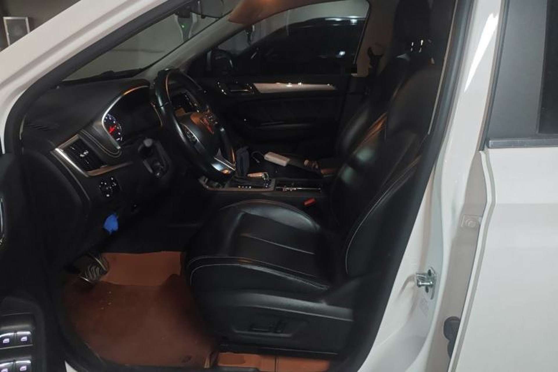 Used Roewe RX5 2018 20T Two-Wheel Drive Automatic Internet Smart Edition Left Front Seat