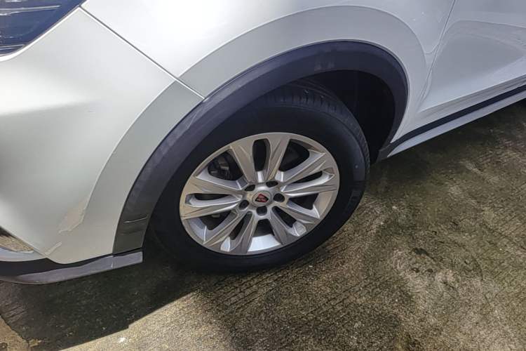 Used Roewe RX5 2018 20T Two-Wheel Drive Automatic Flagship Edition Left Front Wheel Hub