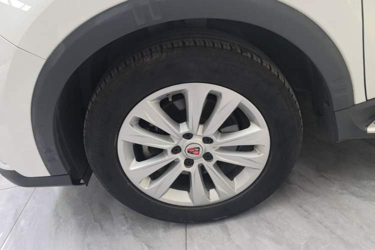 Used Roewe RX5 2018 20T Two-Wheel Drive Automatic Internet Smart Edition Left Front Wheel Hub