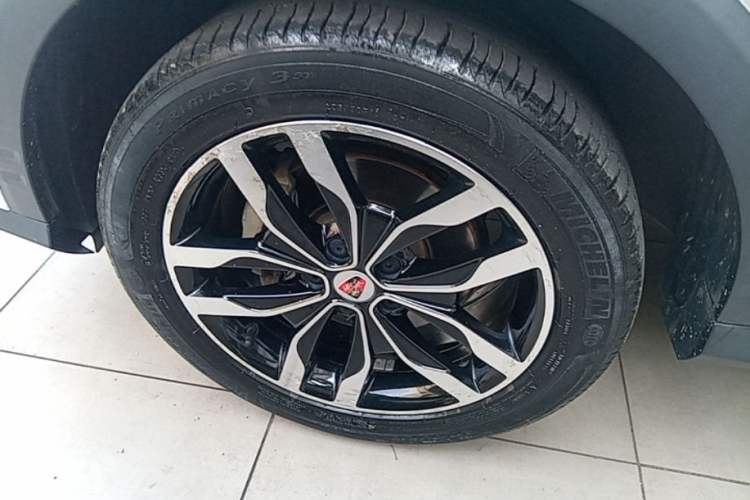 Used Roewe RX5 2018 20T Two-Wheel Drive Automatic Internet Smart Edition Left Front Wheel Hub