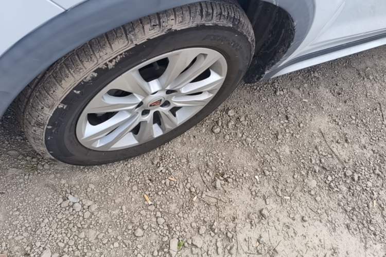 Used Roewe RX5 2018 20T Two-Wheel Drive Automatic Internet Smart Edition Left Front Wheel Hub