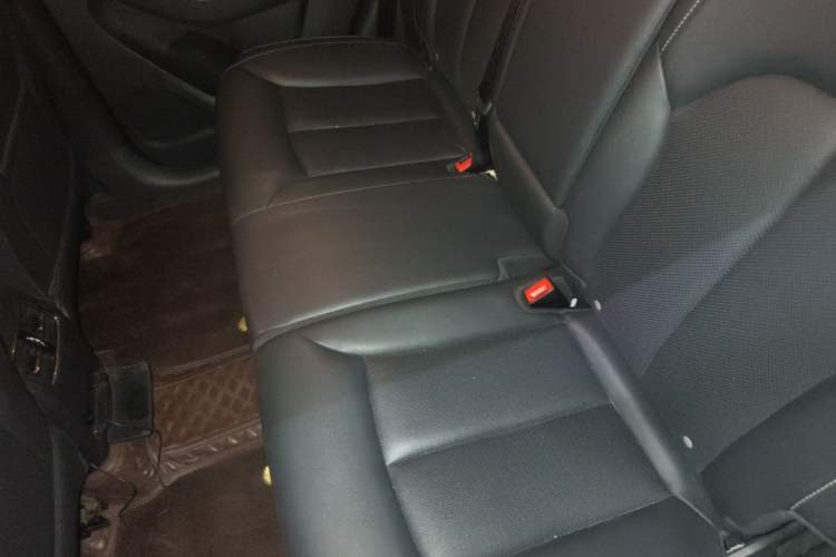 Used Roewe RX5 2018 20T Two-Wheel Drive Automatic Flagship Edition Left Rear Seat