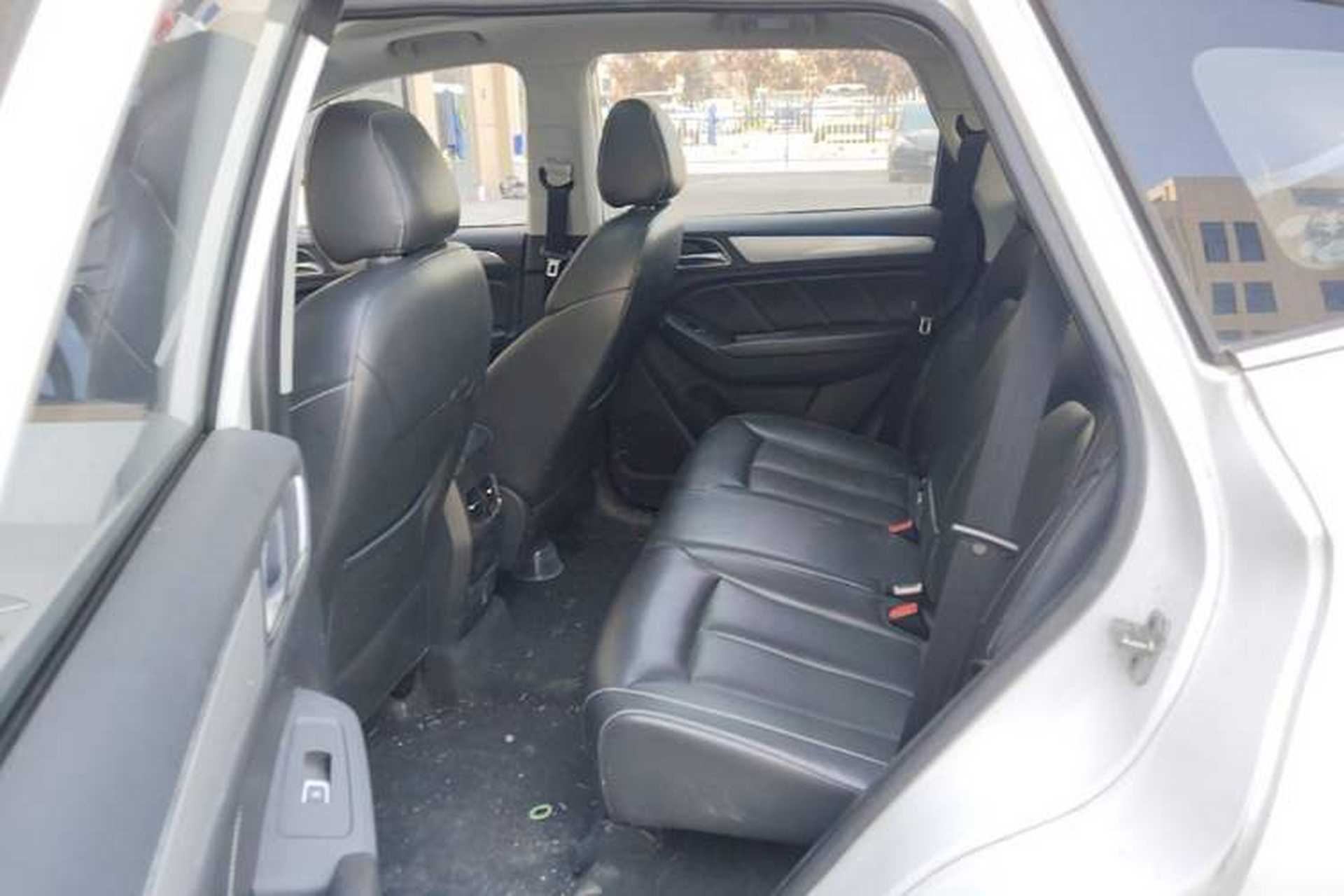 Used Roewe RX5 2018 20T Two-Wheel Drive Manual Internet Elite Edition Left Rear Seat