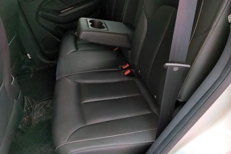 Used Roewe RX5 2018 20T Two-Wheel Drive Automatic Flagship Edition Left Rear Seat
