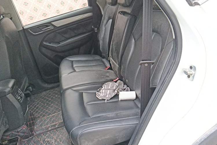 Used Roewe RX5 2018 20T Two-Wheel Drive Manual Flagship Edition Left Rear Seat