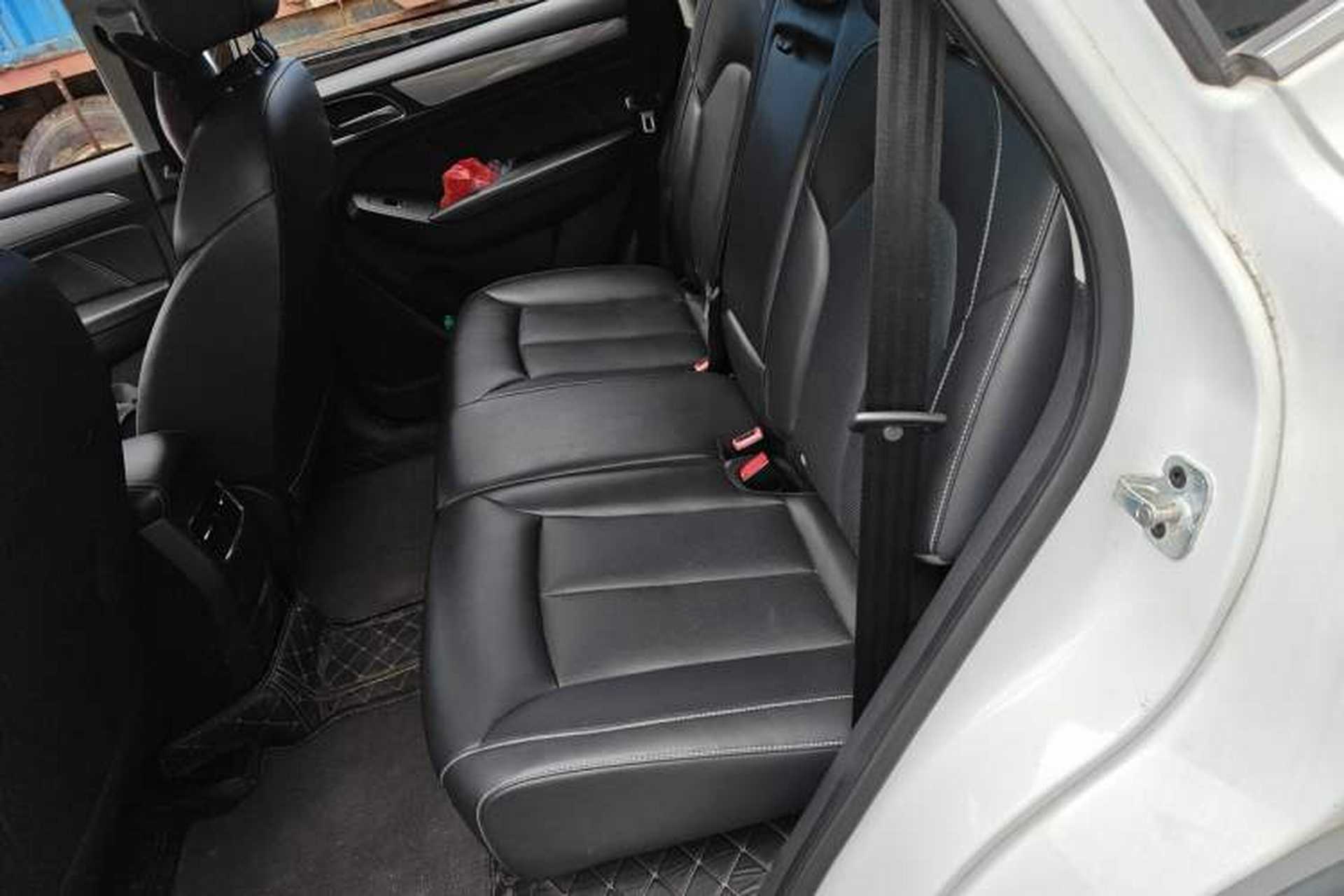 Used Roewe RX5 2018 20T Two-Wheel Drive Manual Flagship Edition Left Rear Seat