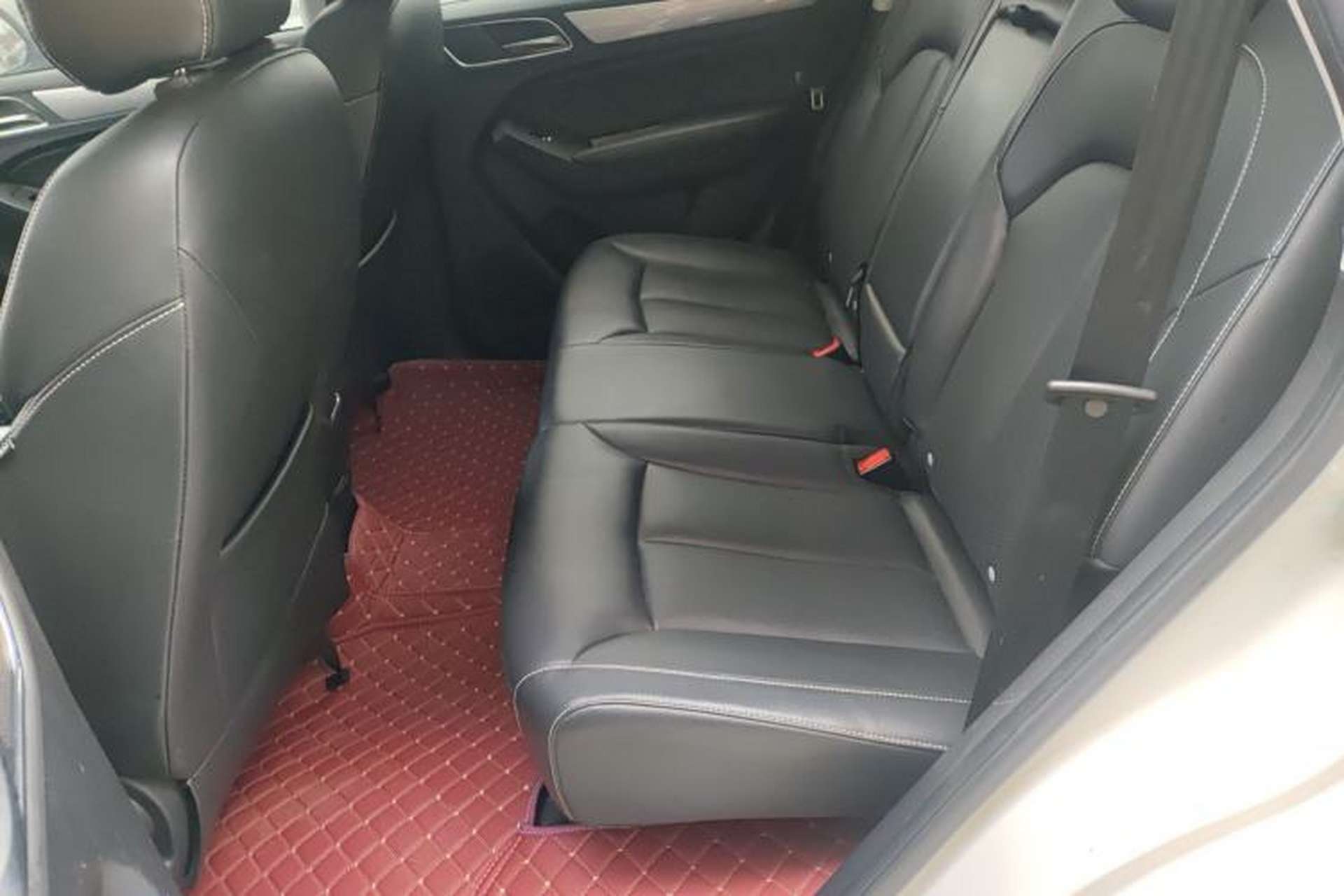 Used Roewe RX5 2018 20T Two-Wheel Drive Manual Internet Smart Edition Left Rear Seat
