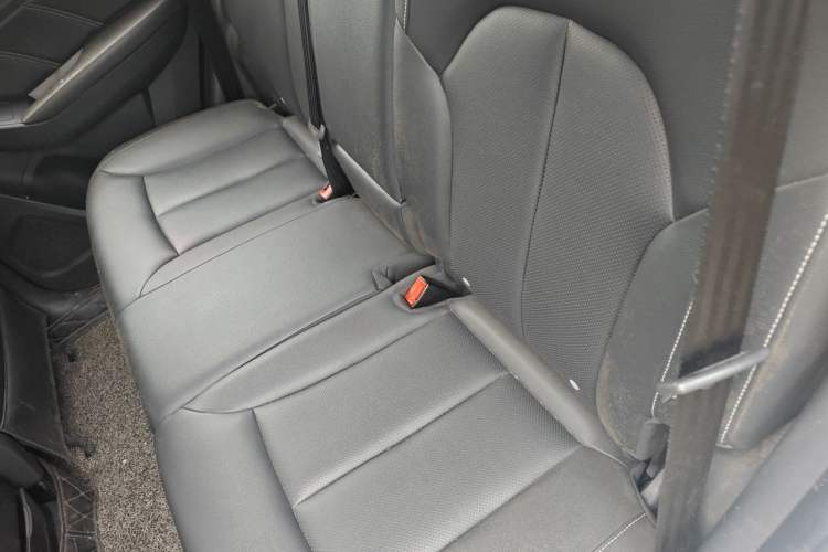 Used Roewe RX5 2018 20T Two-Wheel Drive Automatic Flagship Edition Left Rear Seat