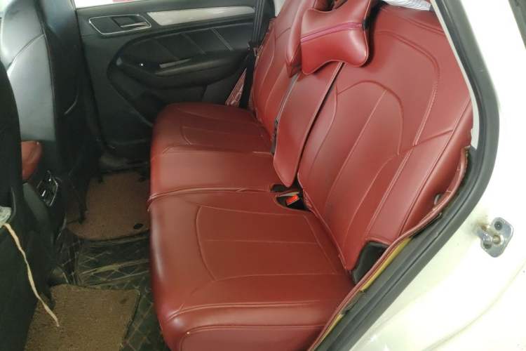 Used Roewe RX5 2018 20T Two-Wheel Drive Automatic Internet Smart Edition Left Rear Seat