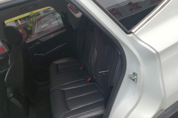 Used Roewe RX5 2018 20T Two-Wheel Drive Manual Flagship Edition Left Rear Seat