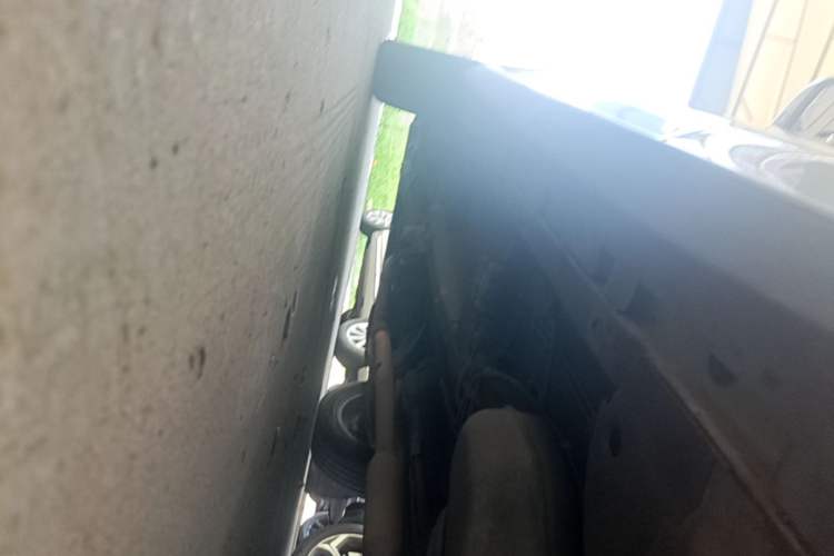 Used Roewe RX5 2018 20T Two-Wheel Drive Automatic Flagship Edition Left Side Sill