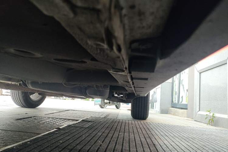 Used Roewe RX5 2018 20T Two-Wheel Drive Automatic Flagship Edition Left Side Sill