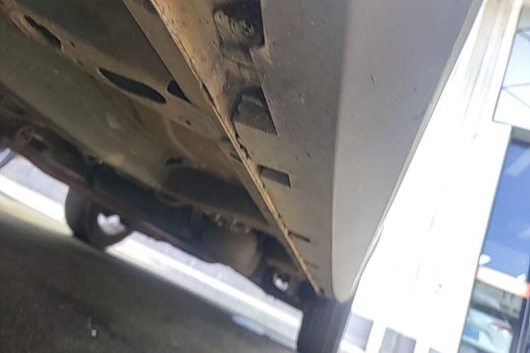 Used Roewe RX5 2018 20T Two-Wheel Drive Automatic Flagship Edition Left Side Sill