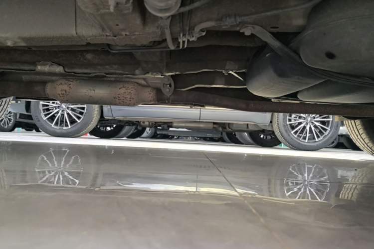 Used Roewe RX5 2018 20T Two-Wheel Drive Automatic Internet Smart Edition Left Side Sill