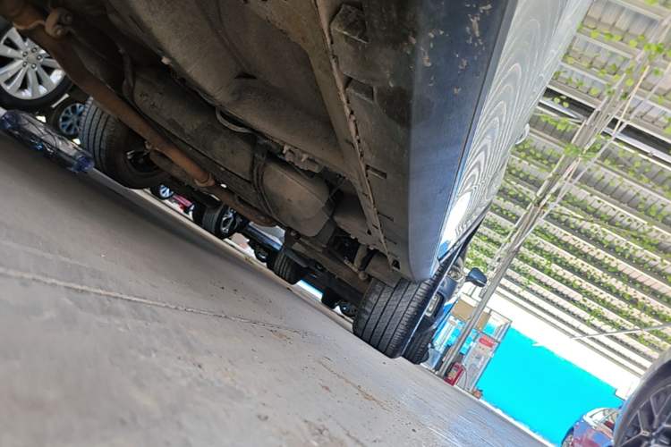Used Roewe RX5 2018 30T Two-Wheel Drive Automatic Internet Platinum Edition Left Side Sill